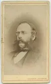 Porträtt på Läkaren Gustaf Engstrand.  Levde från1836-06-10 till1902-07-15.