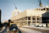 Norrgående trafik vid byggnation av varuhuset Krämaren, 1960