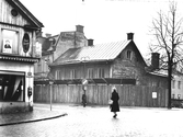 Staket inför rivning i hörnet Rudbecksgatan-Drottninggatan, 1953-11-23