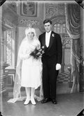 Brudparet Joung från Lundsvedja, Valö socken, Uppland 1929