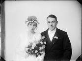 Brudparet Söderberg från Öregrund, Uppland 1921