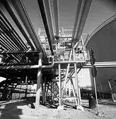 Detaljbild av anläggning tillhörandes Esso Gasol, Fredriksskans, Gävle Hamn.