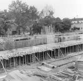 Grundläggning för källare i hus A i kvarteret Tunnbindaren, 1959