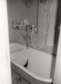 Badkar i badrum på hertig Karls allé 10, 1970-tal