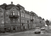 Hyreshus vid Hertig Karls allé 10, 12, 1970-tal