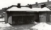 Cykelställ med tak på Hertig Karls allé 12, 1970-tal
