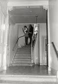 Besiktning i trapphuset på Ringgatan 7, 1970-tal