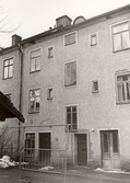 Mattpiskställning på bakgård till Tegelgatan 3, 1970-tal