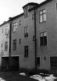 Lägenheter på innergården på Tegelgatan 1 och Ringgatan 11, 1970-tal