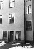 Ingång från innergård på Tegelgatan 1och Ringgatan 11, 1970-tal