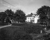 Trädgård vid Vrethammars herrgård i Ramsberg, 1920-tal