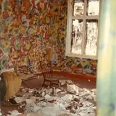 Måalade väggar i hyreshus på Sturegatan 22, september 1971