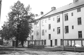 Hyreshus från gårdssidan på Tegelgatan 3, 5, 7, 1971-02-01