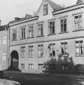 Hyreshus med inkörsport på Fabriksgatan 40, 1970-tal