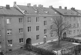 Hyreshus med innegård på Hjortstorpsvägen 26, 1970-tal
