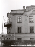 Hörnhus med balkonger på Ånäsgatan 14, 1970-tal