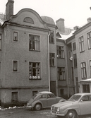 Parkering på innergård på Ånäsgatan 14, 1970-tal