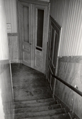 Trapphus med 2 dörrar på Hertig Karls allé 10, 1970-tal
