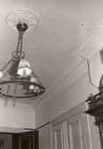 Taklampa i lägenhet på Hertig Karls allé 10, 1970-tal