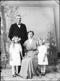 Familjen Lundin från Söderby, Börstil socken, Uppland 1919