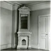 Västerås.
Kakelugn, Slottsgatan 19.