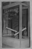 Skyltfönster i Libanon juni 1957.