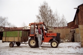 ÖBO-personal vid traktor i Rosta, 1991