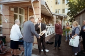 Blommor och tal vid Invigning av äldreboende i Västhaga, 1990-tal