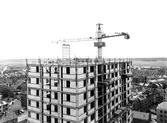 Byggkran på Krämarens höghus, 1962
