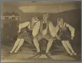 Rollporträtt av Irma Calson, Jean Börlin och Inger Friis i dansnumret 