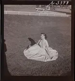 1708 N Mölnlycke väverier, mode; Stadshusträdgården, Stockholm; Mode för Mölnlycke