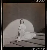 1708 N Mölnlycke väverier, mode; Stadshusträdgården, Stockholm; Mode för Mölnlycke