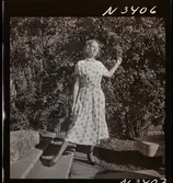 1708 N Mölnlycke väverier, mode; Stadshusträdgården, Stockholm; Mode för Mölnlycke