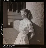 1708 N Mölnlycke väverier, mode; Stadshusträdgården, Stockholm; Mode för Mölnlycke