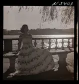 1708 N Mölnlycke väverier, mode; Stadshusträdgården, Stockholm; Mode för Mölnlycke