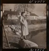 1708 N Mölnlycke väverier, mode; Stadshusträdgården, Stockholm; Mode för Mölnlycke