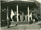 Västerås, Vasaparken.
Sångkör i Munkpaviljongen, 1937.