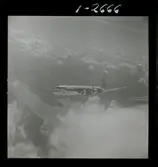 1678 H SAS Dc7 i luften