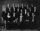 Tre olika gruppfoton av evangelistmissionärer, 1920-1930