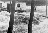 Översvämning vid Kvarnforsen i Järle i Ervalla, 1977