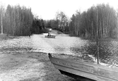 Ekor används vid översvämning i Vedevåg, 1977