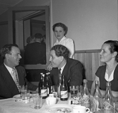 Estniska klubbens årsfest i Kristinagården, två män och två kvinnor samlade till bords