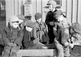 Barn vid hållplats i Marieberg, 1950-tal