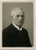 Porträtt på Carl Franklin Överläkare i Västra skolan i Jönköping. Född 1871 död 17 september år 1938.