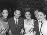Siv Åberg, Fröken Sverige 1964. Show efter kröningen samma dag. Från vänster Lill Lindfors, Assar Rönnlund, Siv Åberg, Sixten Järnberg och Anna Sundquist.