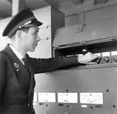 Tågklarerare Sven Pettersson växlar, 1950-tal