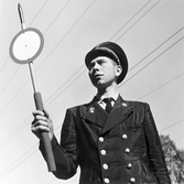 Tågklarerare Sven Pettersson i uniform, 1950-tal
