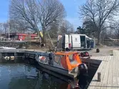 Lastning av undersökningsbåten i Gräddö gästhamn.