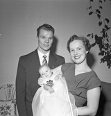 Herr och fru Stattin tillsammans med bebis