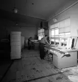 I samband med att byggandet av hyreslägenheter tog fart under 1950-talet började byggmästare Ivar Tegnander tillverka egna köksutrustningar. Verksamheten expanderade och under 1960-talet bildades AB Standardsnickerier, senare Kalmarkök, som tillverkade köksinredningar för såväl flerbostadshus som villor. 
Köptes upp av Marbodal.
Verksamheten bedrevs i kvarteret Giraffen. När den upphört övertogs lokalerna av Kooperativa Förbundet som öppnade Obs! stormarknad.